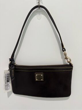 Dooney and Bourke Vintage YD111 slim wristlet NWT